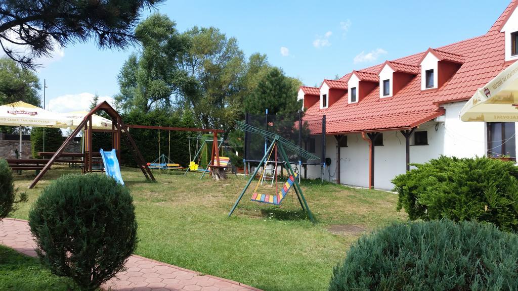Hotel Carpatia Bratysława Zewnętrze zdjęcie