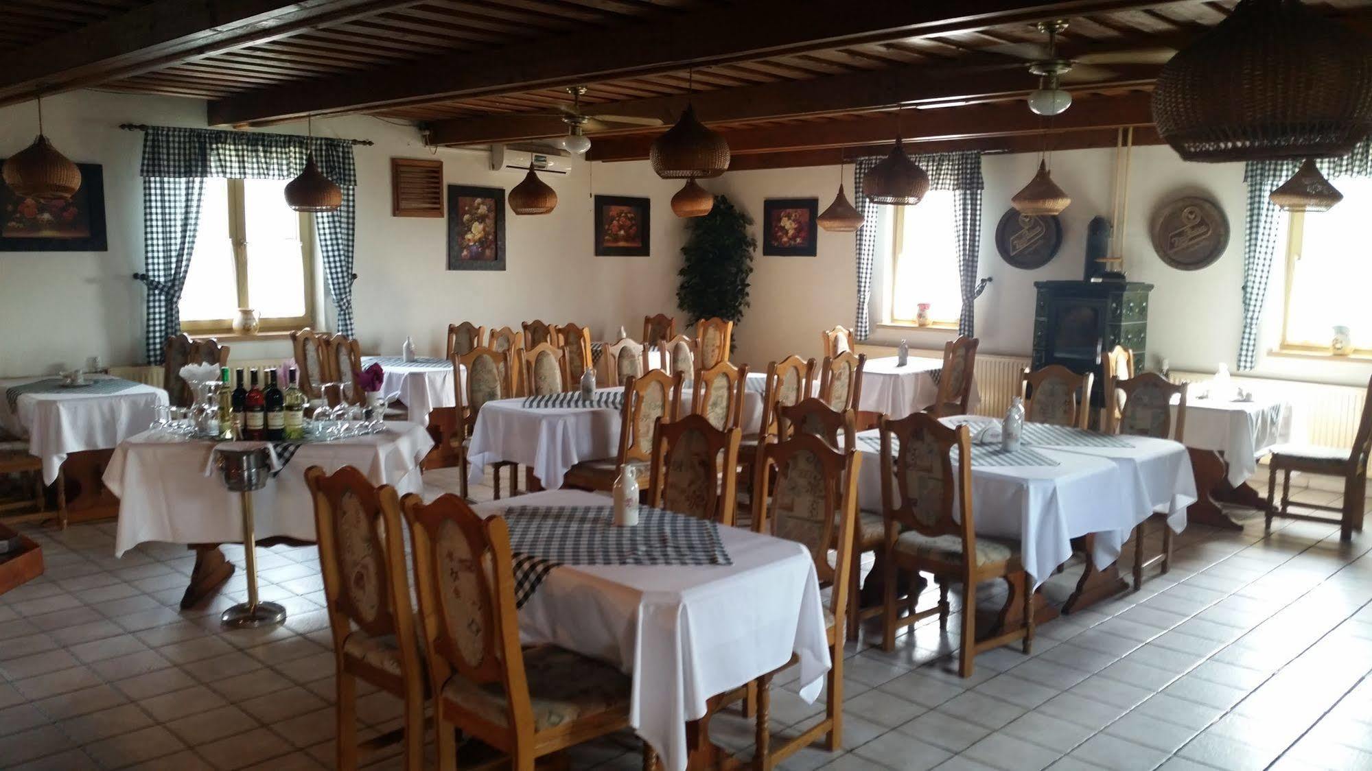 Hotel Carpatia Bratysława Zewnętrze zdjęcie