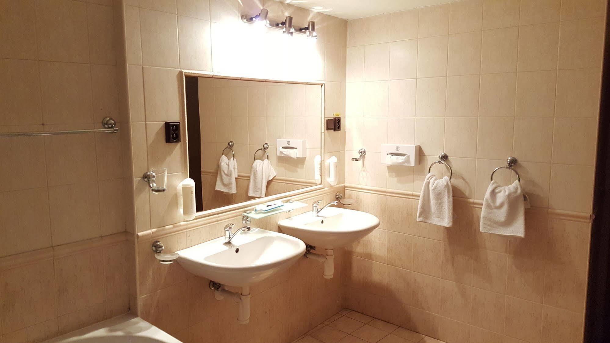 Hotel Carpatia Bratysława Zewnętrze zdjęcie